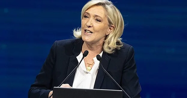Le Pen Fransada siyasi dəyişikliklərə hazırlaşmağa çağırır...