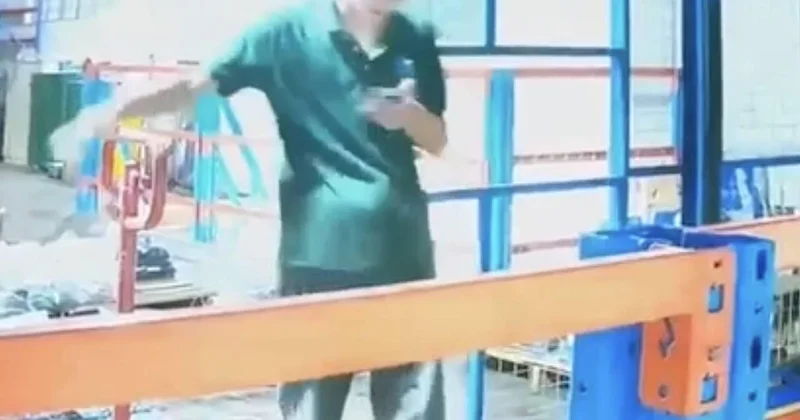 Увлекшийся телефоном рабочий зашел в пустую шахту лифта и упал ВИДЕО