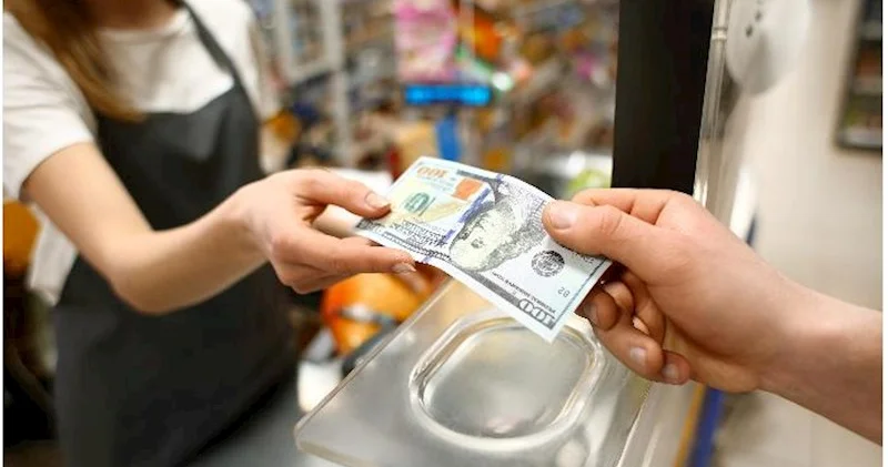 1000 dollar qazanmaq üçün hansı ölkələrdə neçə saat işləmək lazımdır?