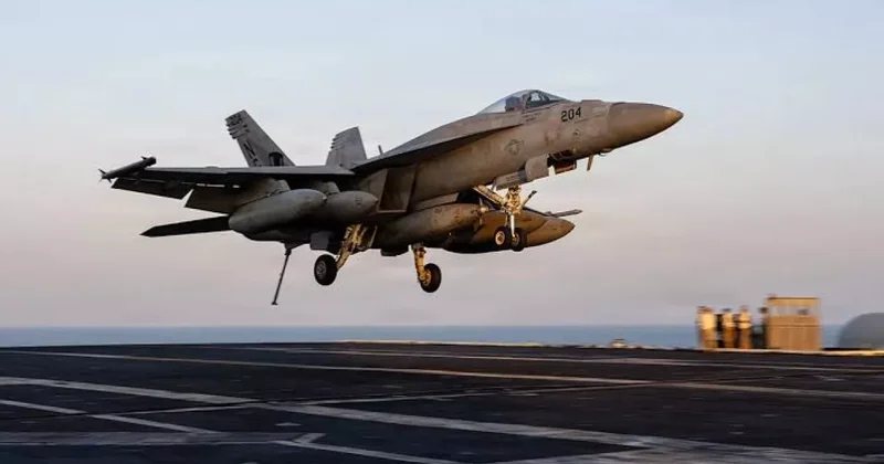 ВС США атаковали 10 военных целей Ирана в Ормузском проливе видео