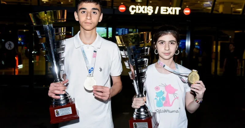 Dünya çempionları Vətənə qayıtdılar FOTO