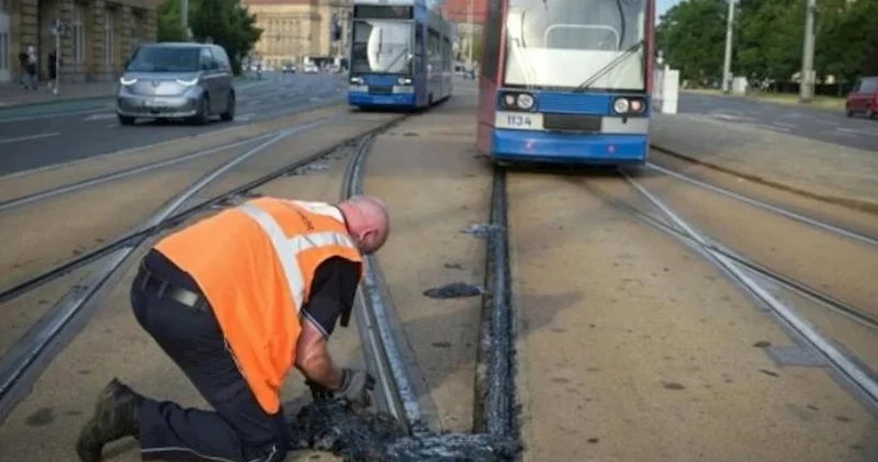 Asfalt əriyərək tramvay relslərinə axıb Almaniyada rekord istilər