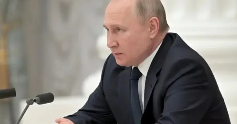 Путин признал: в России проблемы с топливом. Очереди есть. И нужную марку не всегда можно найти