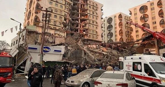 SON DƏQİQƏ: Türkiyə SİLKƏLƏNDİ