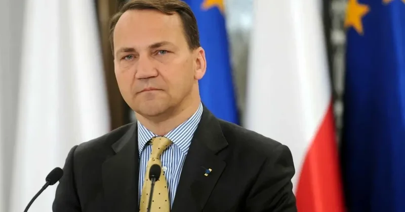 Sikorski: Zelenski və Putin birbaşa danışıqlar aparmalıdır