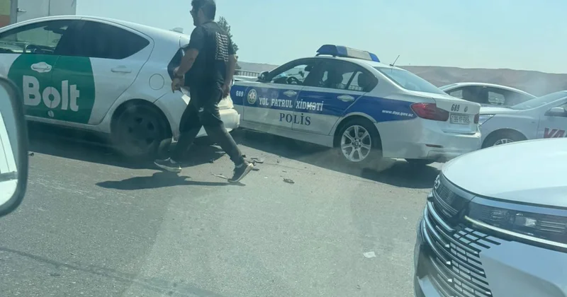 DYP avtomobili ilə Bolt taksisi toqquşdu MƏLUMAT YENİLƏNİR