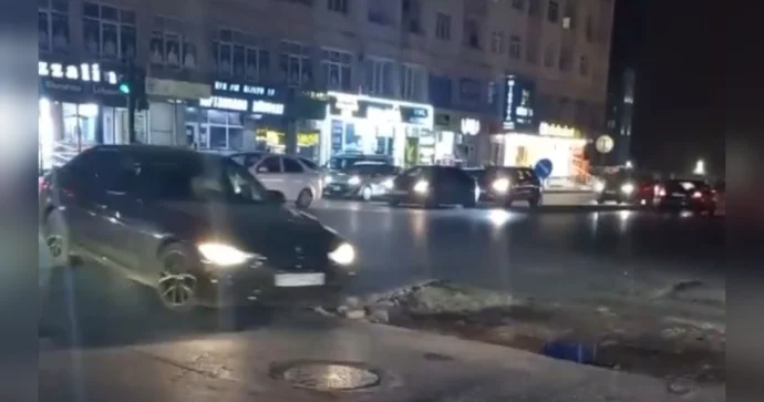 Xırdalanda yolu qazıb sürücülərə sürpriz hazırladılar: Maşınlara ciddi ziyan dəydi VİDEO