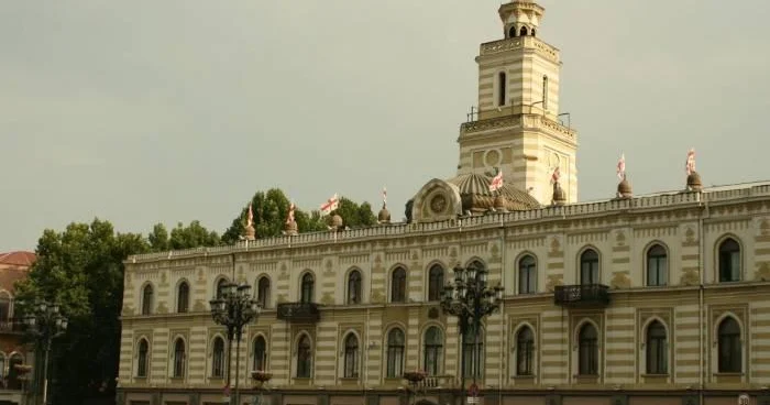 Tbilisi uğurunda qızğın mübarizə: Hakim partiyanın qazanmaq şansı daha yüksək görünür RƏY