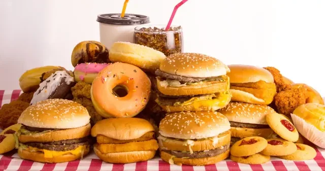 Fast food qidalarının tez tez istehlakı yaddaş zəifliyinə səbəb ola bilər