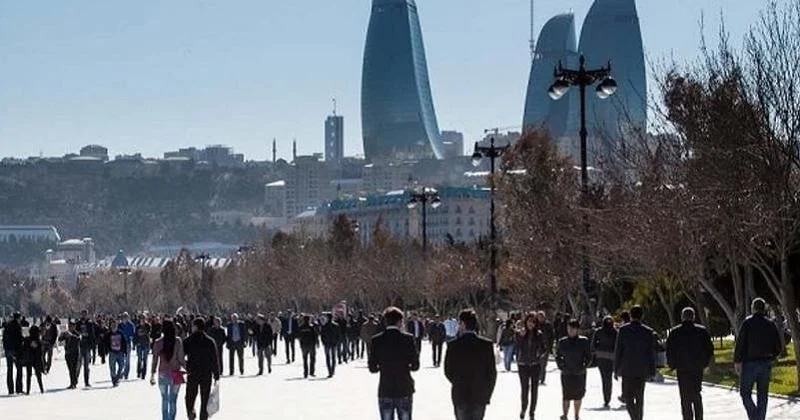 Bakı Bulvarında sincablar FOTOLAR