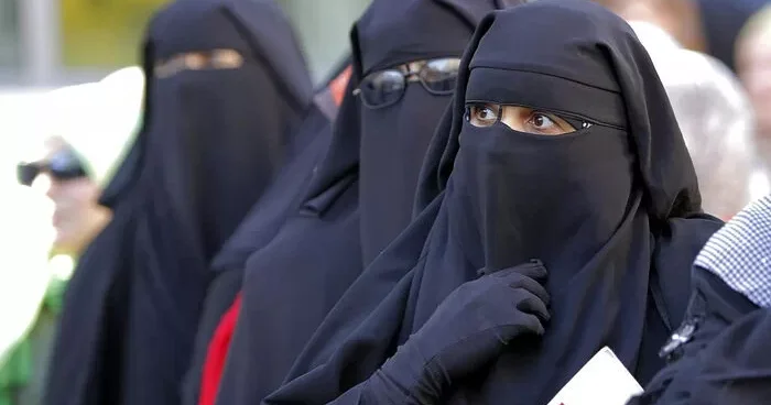 Niqab taxmaq qadağan edilir Səbəbi açıqlandı KONKRET