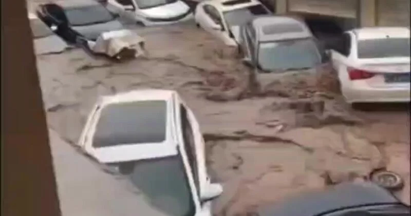 Китай во власти катастрофических наводнений ВИДЕО