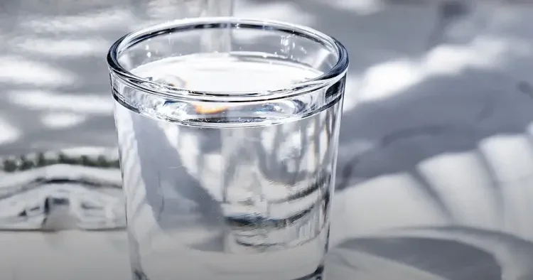 Spirtli içkidən sonra yalnız su İÇİN