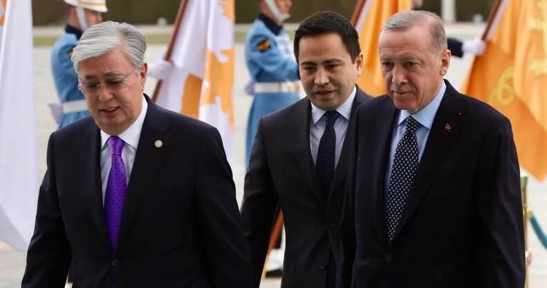 Tokayev gəldi, Ərdoğan hava limanında qarşıladı