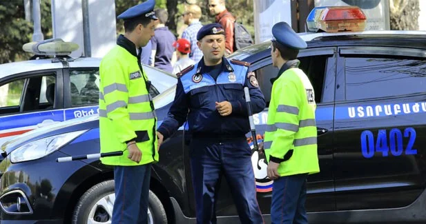 İrəvanda atışma başladı: Polkovnikin oğlu saxlanıldı