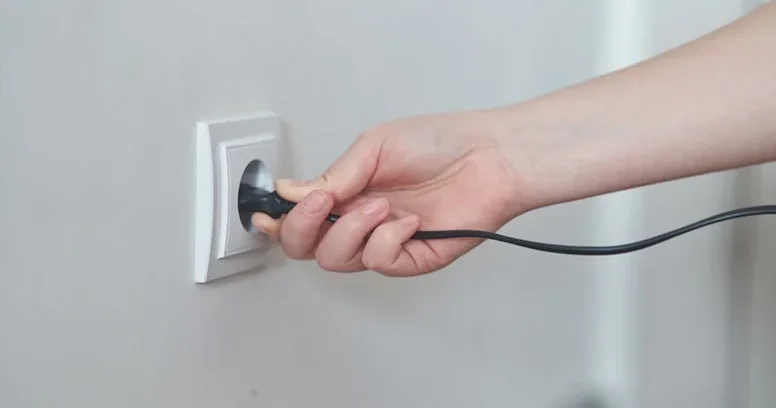 Riskli elektrik yuvalarının satışı ilə bağlı QƏRAR