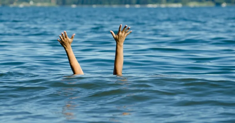 Тела двух утонувших в море в Новханы извлечены из воды