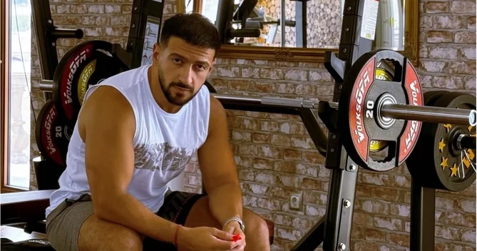 Abbas Bağırov malikanəsindəki idman zalından görüntülər paylaşdı