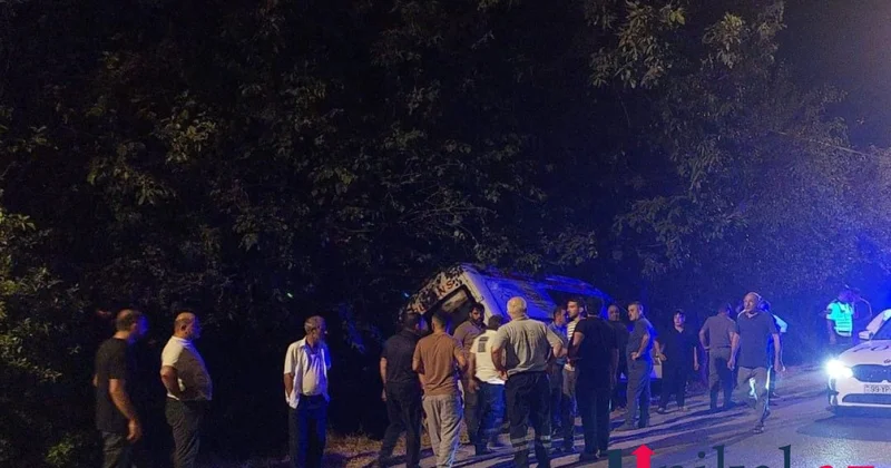 Lənkəranda çağırışa gedən təcili tibbi yardım avtomobili qəzaya düşdü