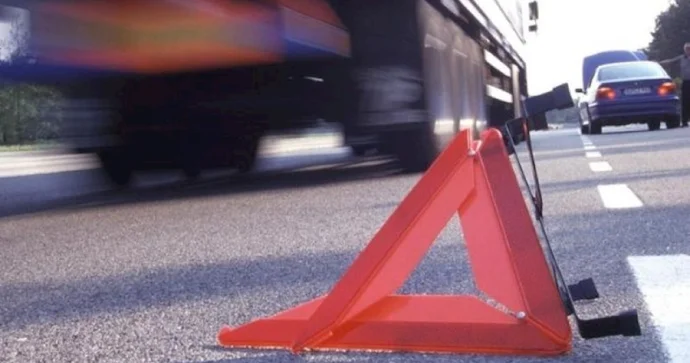 Mikroavtobus aşdı: Yaralılar var