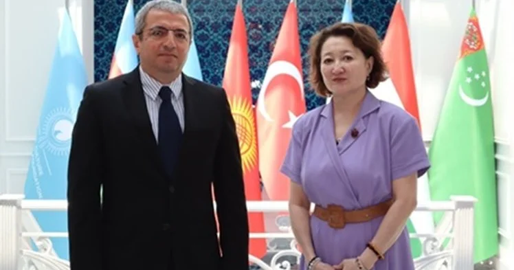 Azərbaycan Respublikasının Vyetnam Sosialist Respublikasında fövqəladə və səlahiyyətli səfiri Türk Mədəniyyəti və İrsi Fondunu ziyarət edib