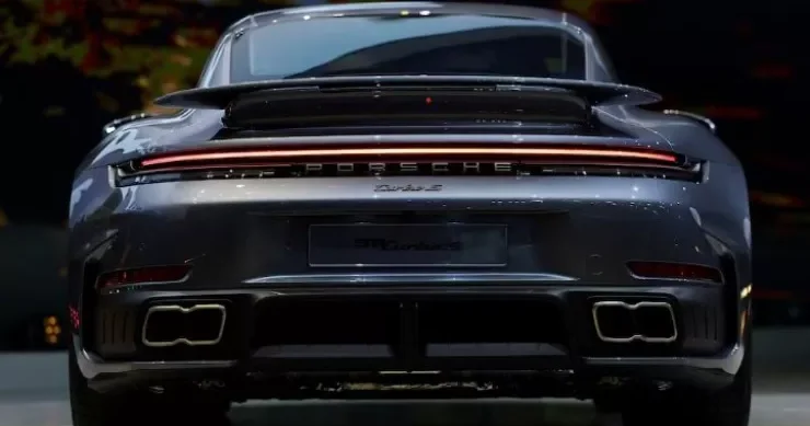 “Porsche”dən sərt addım: Minlərlə iş yerini ixtisar edəcək