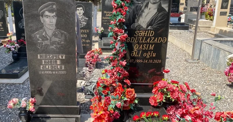 Azərbaycan xalqı öz qəhrəman şəhidlərini unutmur FOTO