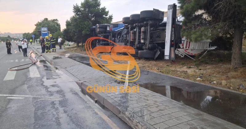 SOCAR ın maşını Nobel prospektində aşdı İçi benzinlə doludur...