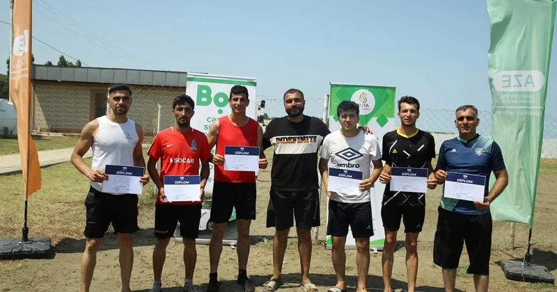 Dəniz sahilində çimərlik futbolu FOTO