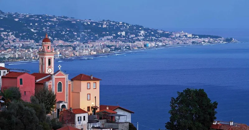 20 il turistləri aldatdı