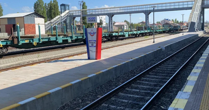 Gümrü Qars dəmir yolu: Türkiyədə bərpa işlərinə başlandı