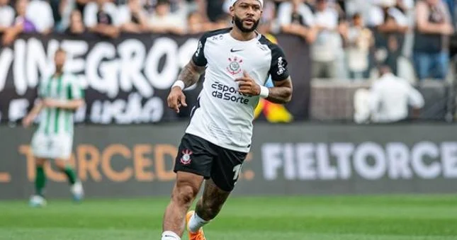 Depay Braziliya klubunda qalır