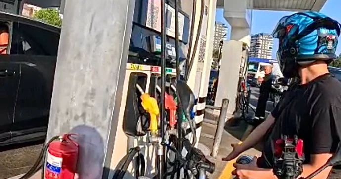 “SOCAR”ın yanacaqdoldurma məntəqəsində narazılıq: Moto sürücülər ayrı seçkilikdən şikayətlənir VİDEO