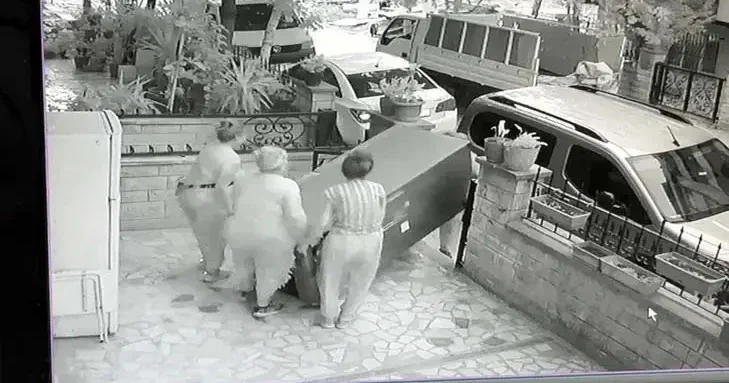 4 kişinin bacarmadığını 4 qadın etdi: Hamı heyrətə gəldi
