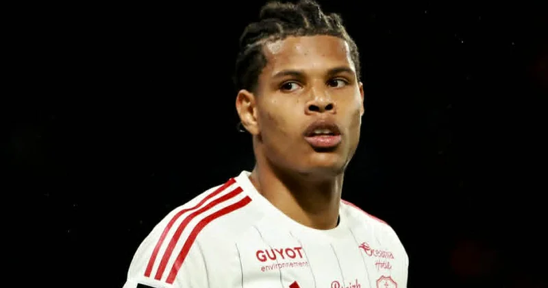 Kristal Pelas gənc fransız müdafiəçini transfer edir