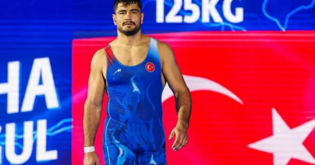 Türkiyənin güləş əfsanəsi Bakıda