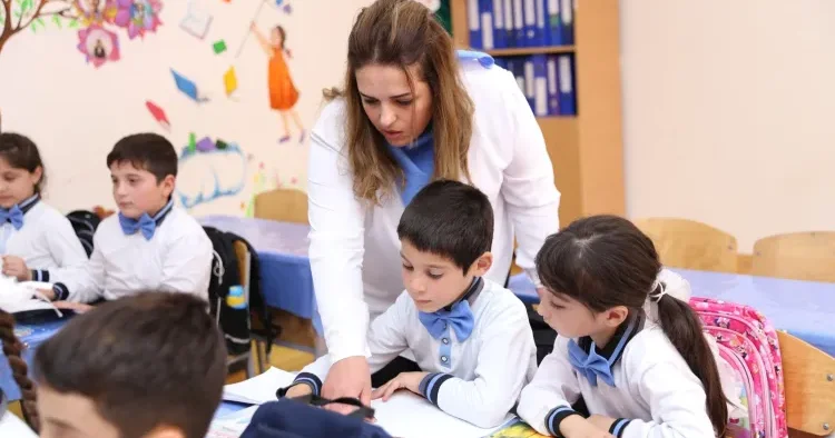 Rayonda işləyən müəllim Bakıdakı təmayül məktəbdə dərs deyə bilər? AÇIQLAMA