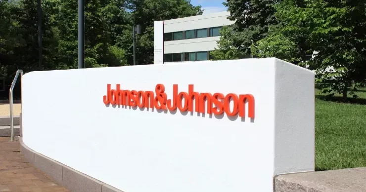 Johnson & Johnson” məhsullarının xərçəngə səbəb olması iddialarını bu yolla həll etdi
