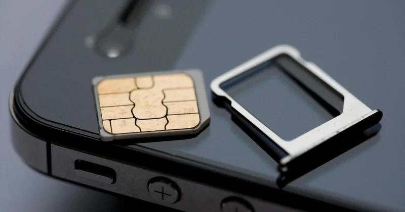 Mobil nömrəyə çox pul verənlər nə düşünür? Ekspert açıqladı