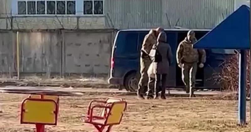 Rusiya FTX azərbaycanlı qadını belə həbs etdi VİDEO