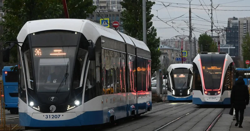 Uralda tramvay asfalt relslərə görə relsdən çıxıb
