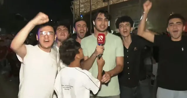 Coşqulu azarkeşlərin sevinci kameralarda Video
