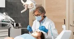 Bu halda çox vaxt dilin böyüməsi və ya şişməsi müşahidə olunur