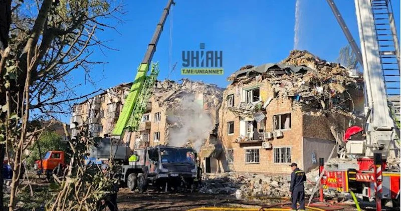 Rusiya Kiyevi bombaladı, 3 ü uşaq olmaqla 14 nəfər öldü Video