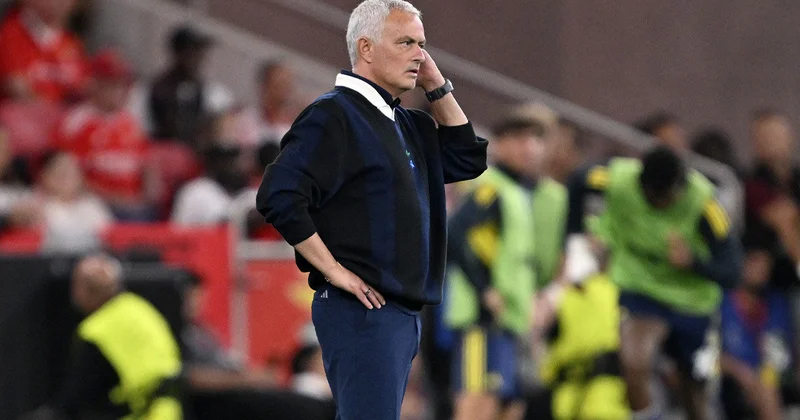 Mourinyonun sviteri gündəm oldu: Qiyməti açıqlandı
