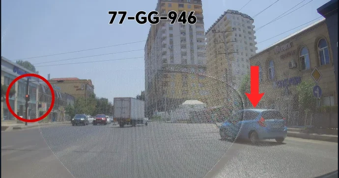Qabağa düşmək üçün qırmızıda keçdi, amma geridə qaldı VİDEO