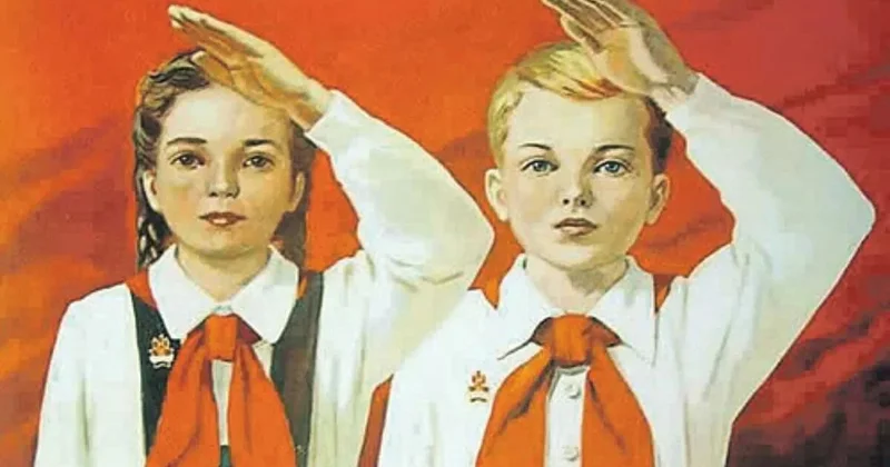 Что важнее пионер, почитающий старших, или успешный хам с дорогим айфоном?