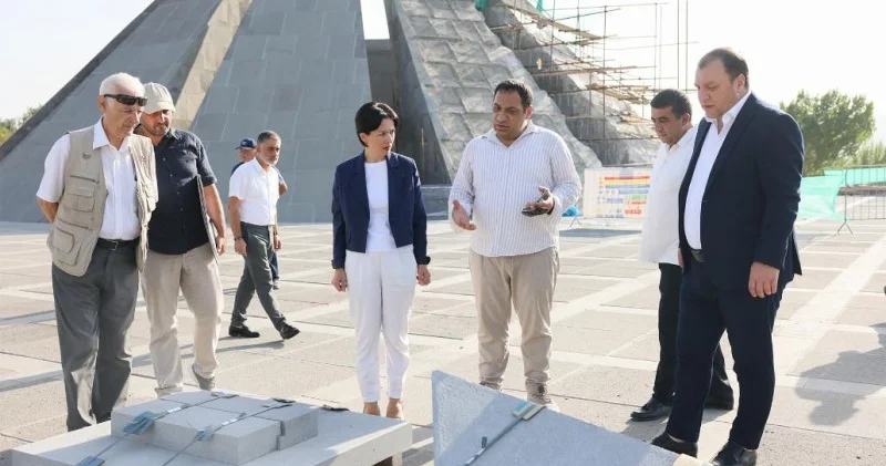 Qulağınızda sırğa edin: Paşinyan saxta erməni soyqırım abidəsini sökməz!
