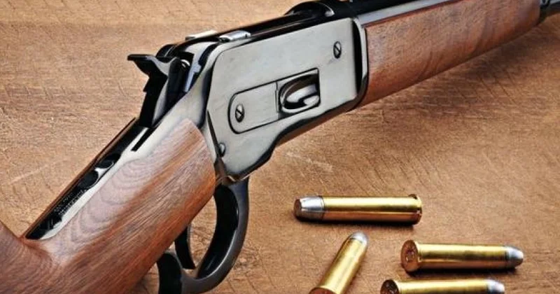 Polis əməkdaşları qanunsuz saxlanılan silah sursat aşkarlayıblar
