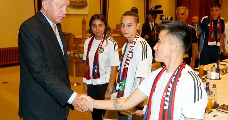 Millimizin futbolçuları Türkiyə Prezidenti ilə görüşdülər